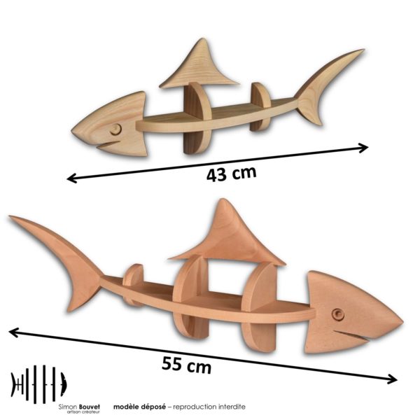 image montrant les différences de proportions entre le requin 43cm et le requin 55cm